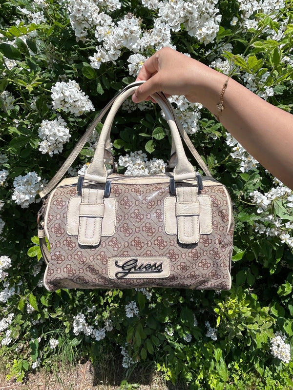 Vintage Guess Bag - Lyons way | Online Handpicked Vintage Clothing Store