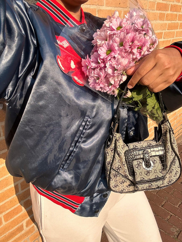 Vintage Guess Bag Monogram Grey Black Retro by Lyons way | Online Handpicked Vintage Clothing Store - retro guess bag available on lyonsway.com for 85.00 . Perfect for GREY, GUESS, €75-€100 .
