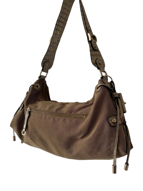 Vintage guess bag USA Y2K brown by Vintage Guess - available on lyonsway.com for 94.95 . Perfect for BROWN, GUESS, €75-€100 .