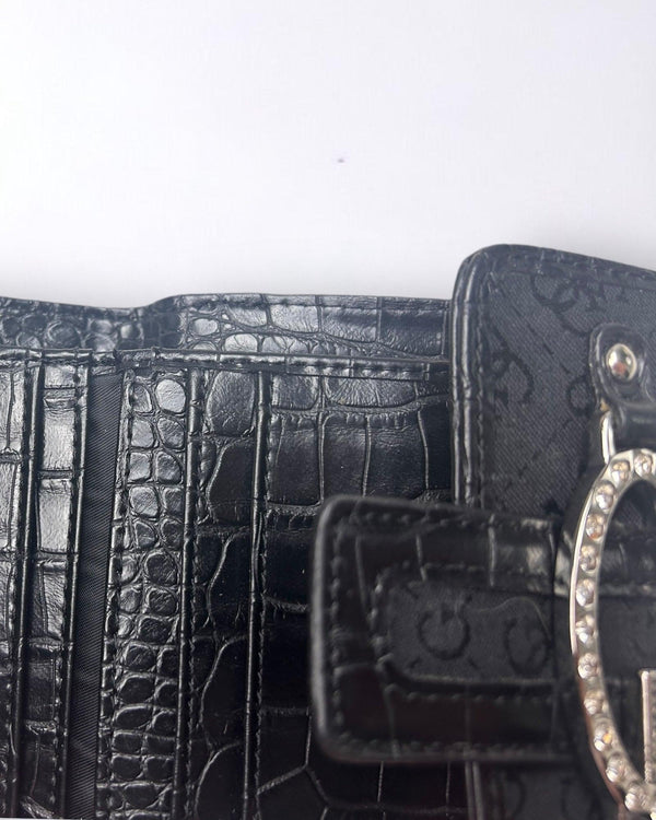 Y2K Black Vintage Guess Wallet by Guess - Wallet available on lyonsway.com for 45.00 . Perfect for WALLET,€25-€55 .