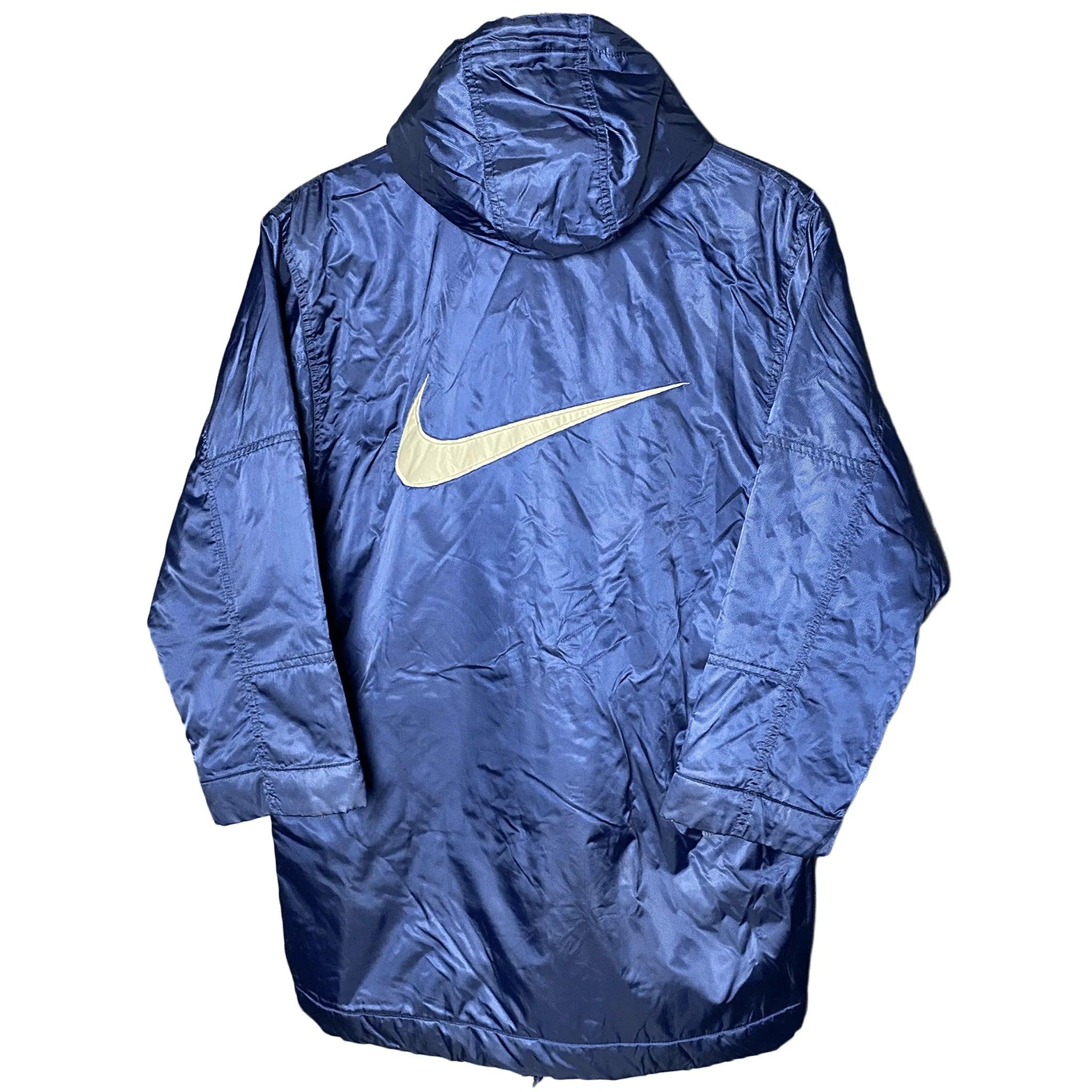 Nike big logo online