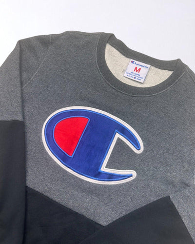 Champion Logo Sweater Size M by Champion - Sweatshirt available on lyonsway.com for 35.00 . Perfect for CHAMPION,Champion Logo,sweatshirt .