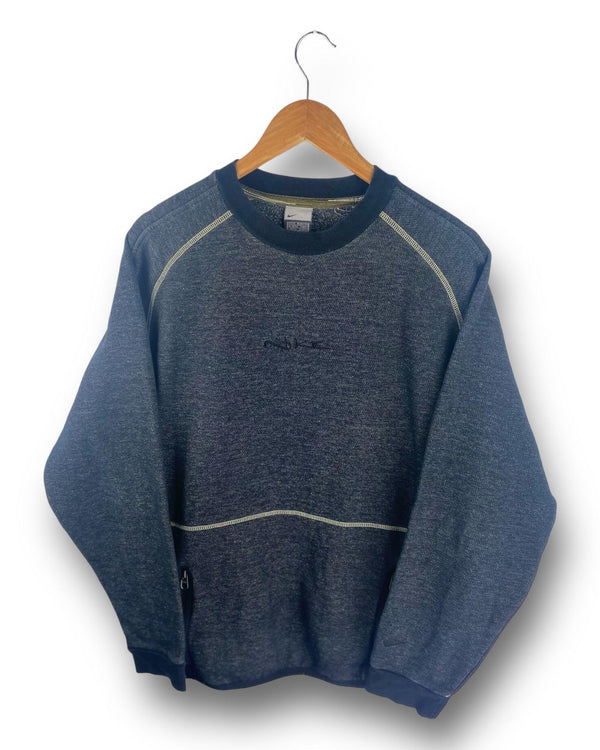 Nike grey spellout sweater vintage size L by Nike - CREWNECK available on lyonsway.com for 34.95 . Perfect for L, NIKE, size L, €25-€55 .