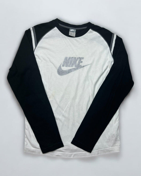 Nike Vintage Longsleeve Shirt Size L by Nike - shirt available on lyonsway.com for 20.00 . Perfect for NIKE,€0-€25 .