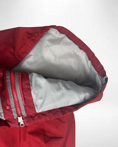 North Face Goretex Red Size M by The North Face - windbreaker available on lyonsway.com for 45.00 . Perfect for RED,€25-€55 .