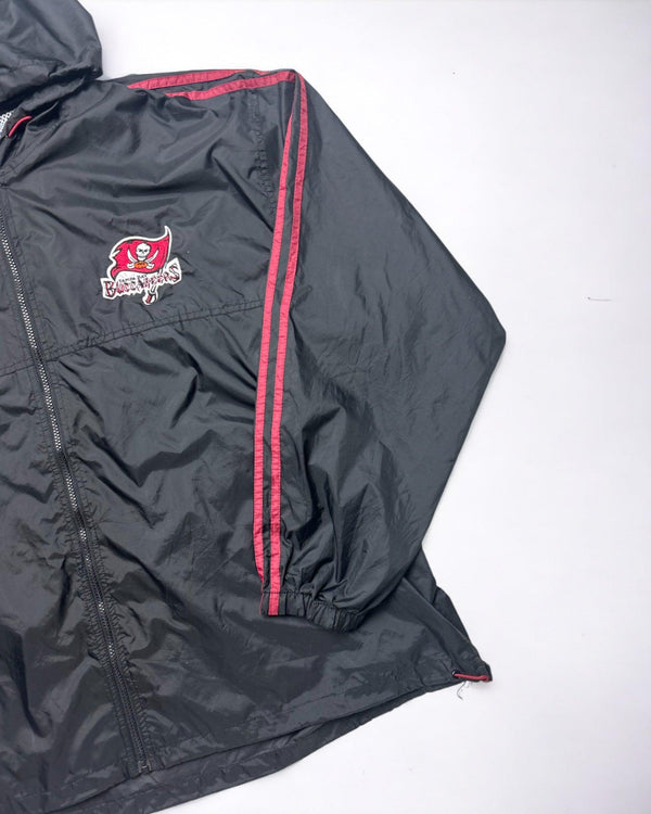 Unique Sports Generation Vintage Tampa Bay Buccaneers Jacket Size L by Vintage USA Sports - Windbreaker available on lyonsway.com for 55.00 . Perfect for BLACK,NFL,€55-€75 .