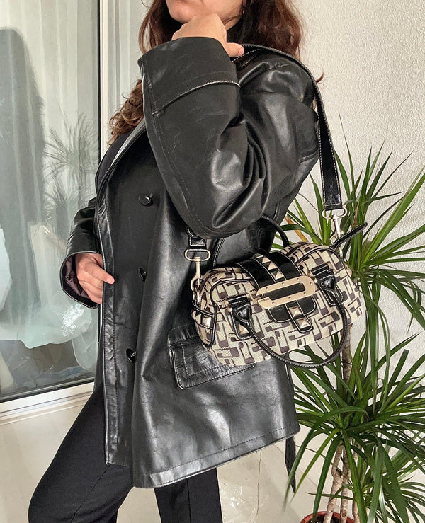 Vintage Black Leather Jacket Size M by Lyons way | Online Handpicked Vintage Clothing Store - available on lyonsway.com for 64.95 . Perfect for BLACK, M, OTHER BRANDS, SIZE M, €55-€75 .