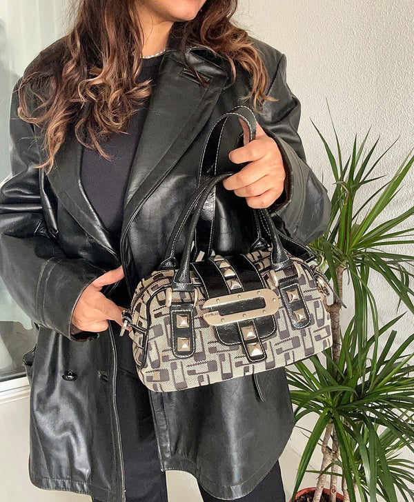 Vintage Black Leather Jacket Size M by Lyons way | Online Handpicked Vintage Clothing Store - available on lyonsway.com for 64.95 . Perfect for BLACK, M, OTHER BRANDS, SIZE M, €55-€75 .