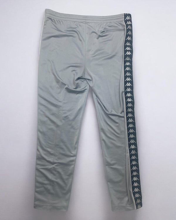Vintage Gray Kappa Trackpants Size L by Kappa - trackpants available on lyonsway.com for 30.00 . Perfect for GREY,KAPPA,L,size L,€25-€55 .