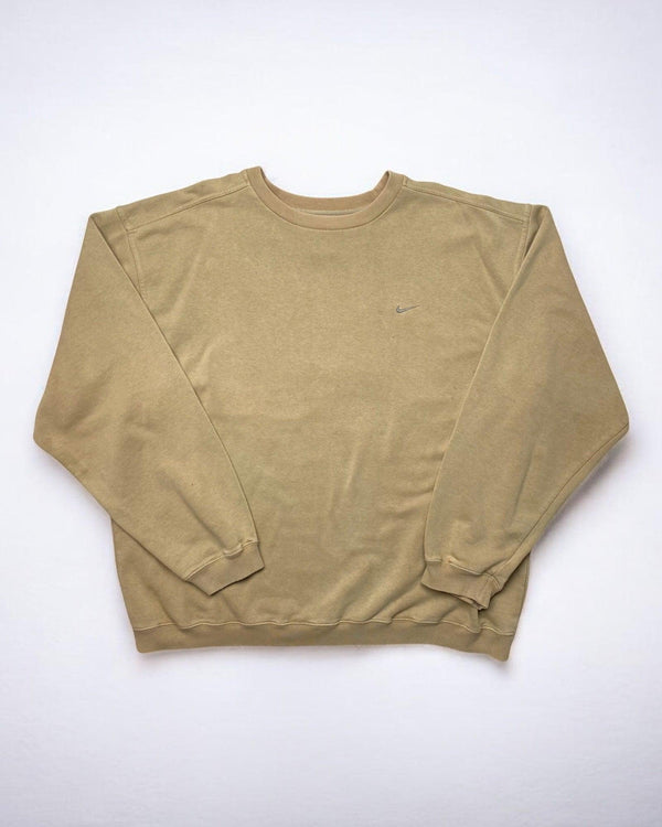 Vintage Nike Crewneck Beige Size L by Nike - Sweatshirt available on lyonsway.com for 45.00 . Perfect for L,NIKE,size L,€25-€55 .