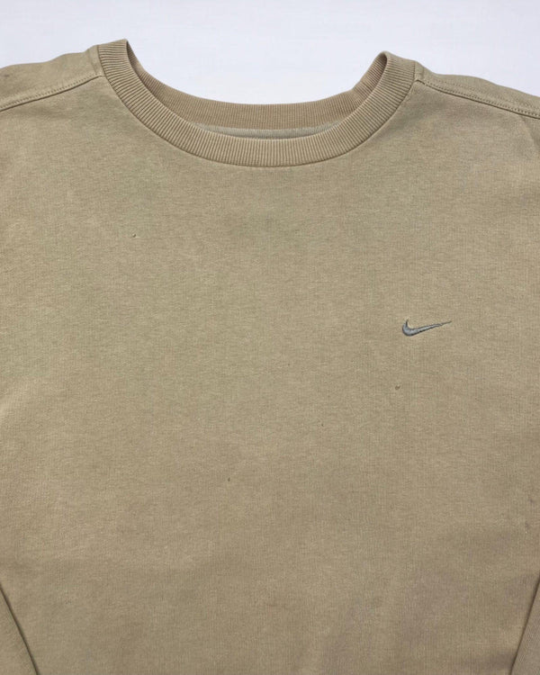 Vintage Nike Crewneck Beige Size L by Nike - Sweatshirt available on lyonsway.com for 45.00 . Perfect for L,NIKE,size L,€25-€55 .