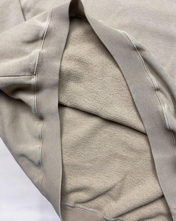 Vintage Nike Crewneck Beige Size L by Nike - Sweatshirt available on lyonsway.com for 45.00 . Perfect for L,NIKE,size L,€25-€55 .