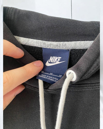 Vintage Nike Hoodie Size M Swoosh Logo by Nike - Hoodie available on lyonsway.com for 48.00 . Perfect for BLACK, M, NIKE, SIZE M, €25-€55 .
