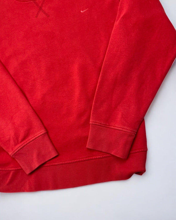 Vintage Nike Logo Sweater Red Size L by Nike - available on lyonsway.com for 40.00 . Perfect for L,RED,size L,€25-€55 .