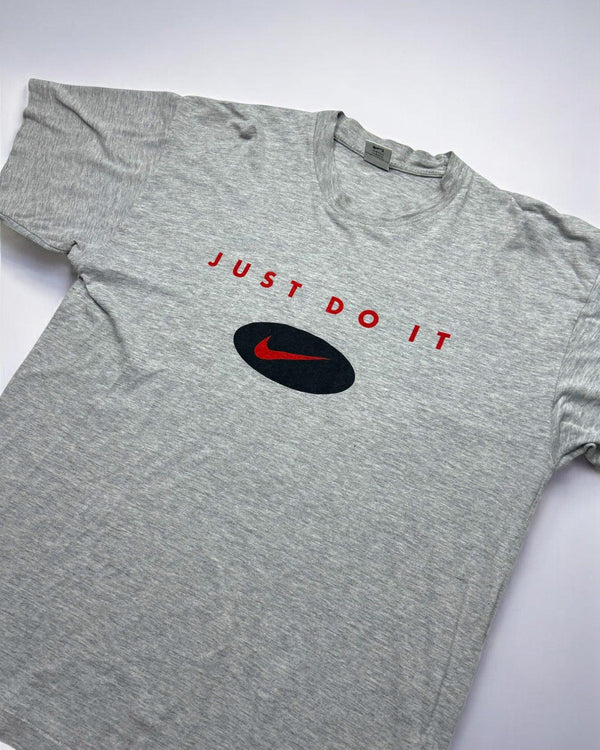 Vintage Nike Swoosh T-shirt Size L by Nike - t-shirt available on lyonsway.com for 28.00 . Perfect for NIKE,€25-€55 .