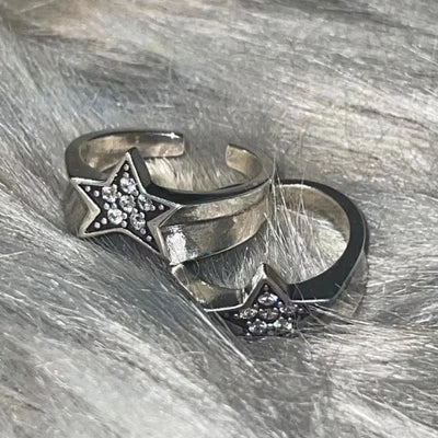 Y2K Star Ring by Lyons way | Online Handpicked Vintage Clothing Store - available on lyonsway.com for 12.00 . Perfect for .