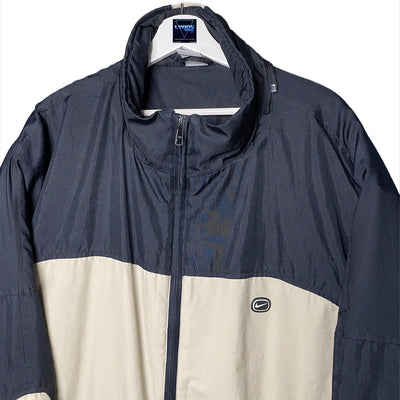 Beige Nike Swoosh Lined Winter Jacket Size L by Nike - Coats & Jackets available on lyonsway.com for 69.95 . Perfect for CREME, L, NIKE, SALE, SIZE L, €55-€75 .