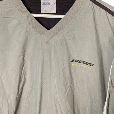 Grey Reebok Sweater in Size L by reebok - SWEATER available on lyonsway.com for 44.95 . Perfect for GREY, L, REEBOK, SIZE L, €25-€55 .