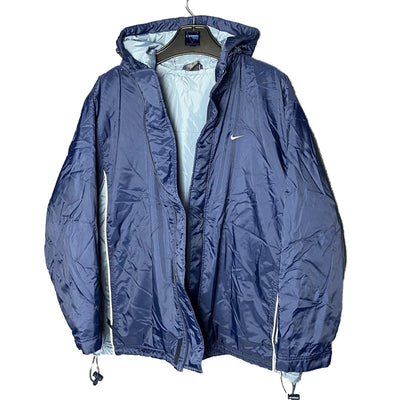 NIKE BLUE WINTER JACKET SPELLOUT SIZE L by Nike - WINTER JACKET available on lyonsway.com for 64.95 . Perfect for BLUE, JACKET, L, NIKE, SIZE L, €55-€75 .